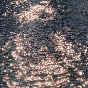 偷拍吊钟乳少妇高潮
